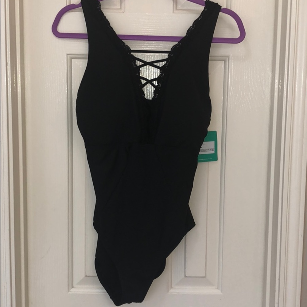 Seekers Australia Deep V-cut One-Piece Swimsuit 🖤